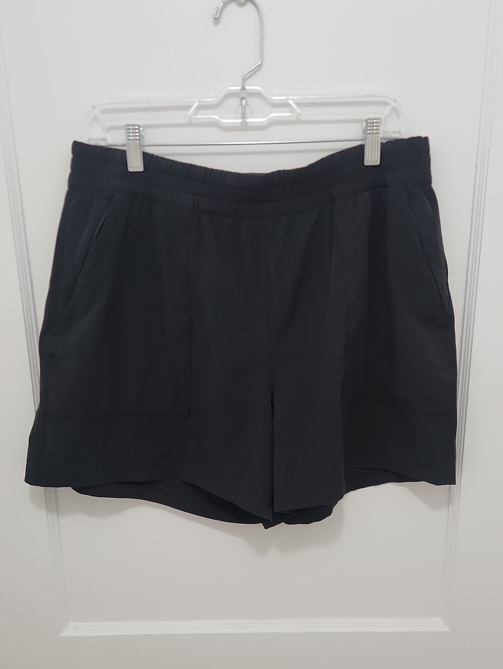 Athleta Black Elastic Waist Shorts Size Large